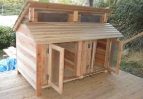 厚板を使った犬小屋の事例です。いろいろな製作をしています。